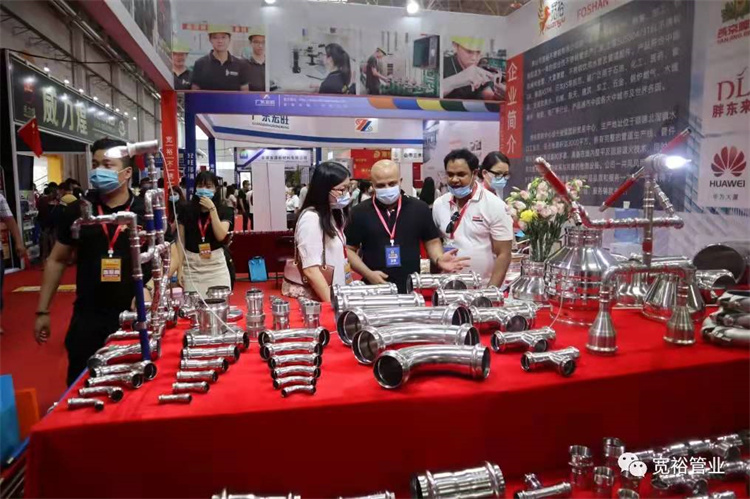 齊全的展會樣品，專業(yè)產(chǎn)品講解，得到了國內(nèi)外客戶的一致贊譽